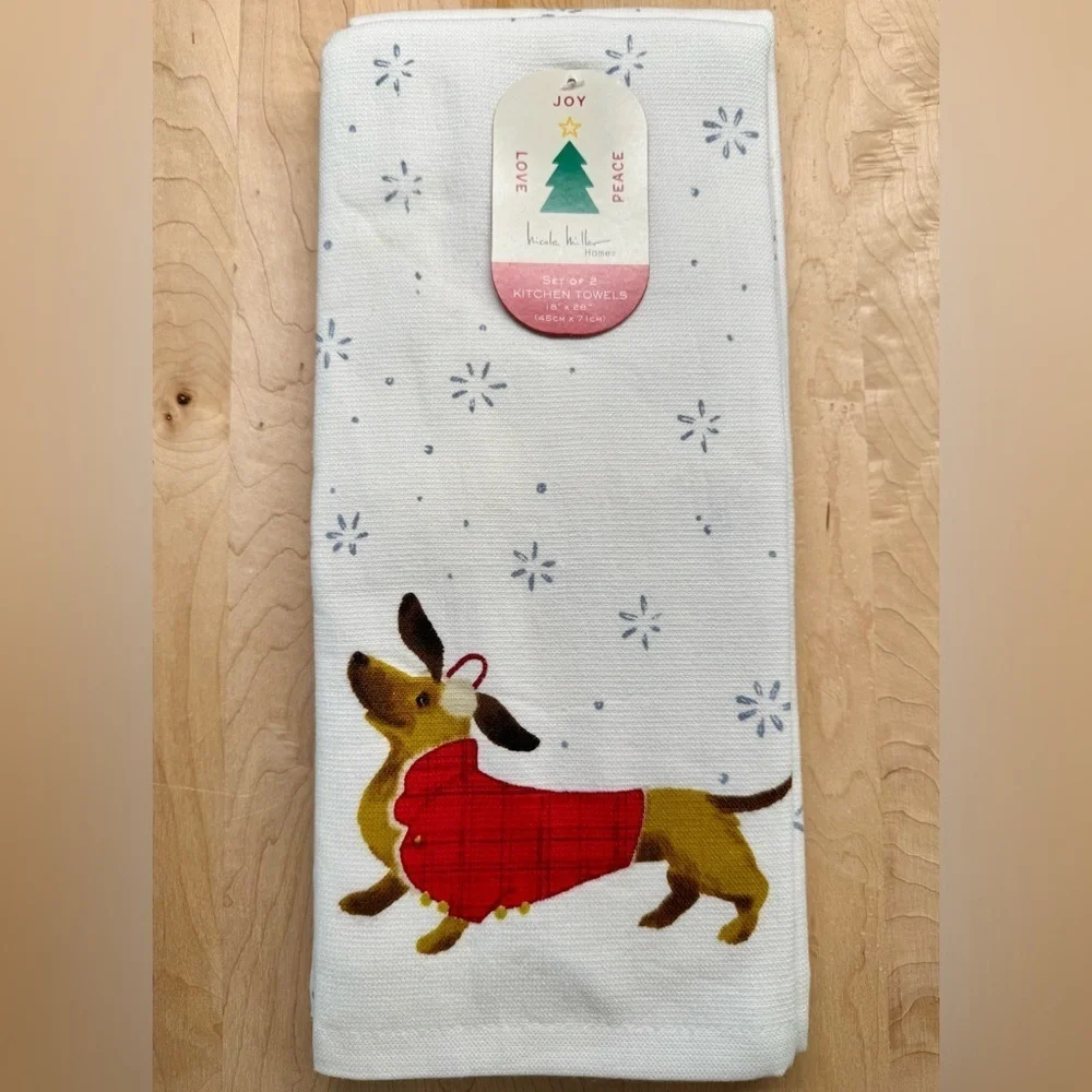 New Nicole Miller Christmas Snow & Dachshund Dog Kitchen Hand Towels Set of 2